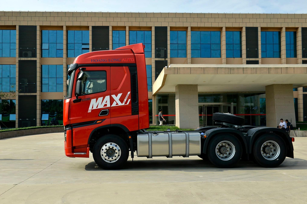 Xe Đầu Kéo HOWO MAX 460HP Xe Đầu Kéo HOWO MAX 460HP