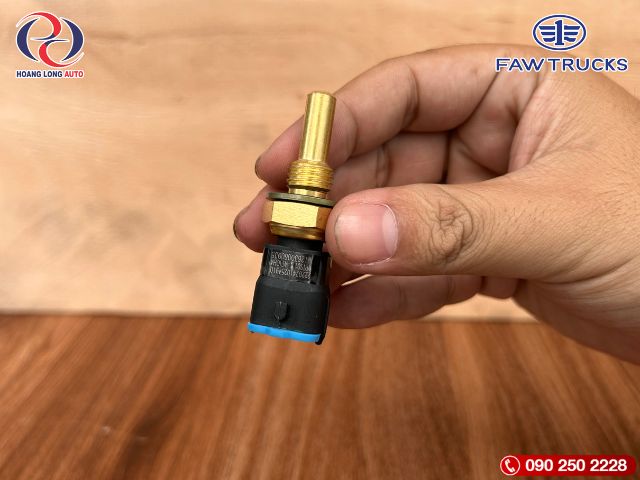 Cảm biến nhiệt độ nước làm mát động cơ Weichai (2) Cảm biến nhiệt độ nước làm mát động cơ Weichai (2)