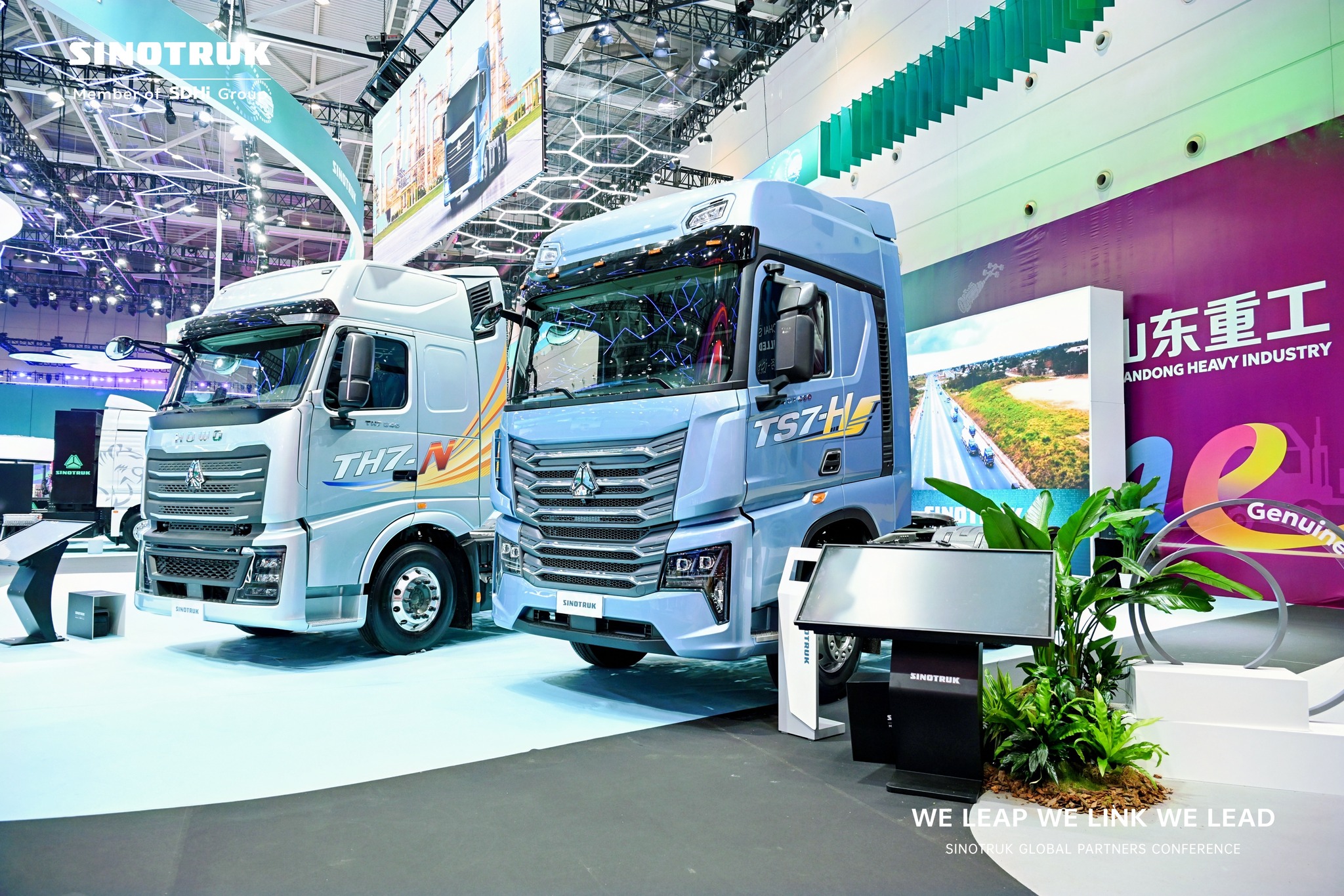 Hội nghị Khách hàng Toàn cầu SDHI Sinotruk 2025