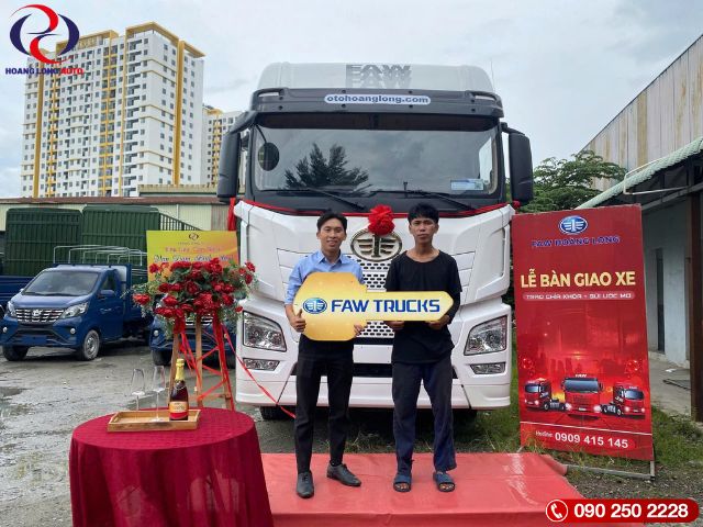 lễ bàn giao xe đầu kéo Faw
