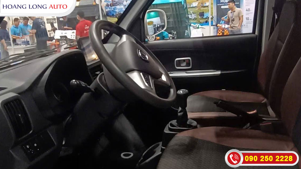 Cận cạnh khoang ghế lái Xe Tải Van Veam Victory V2 900kg 1 Tấn 2 Chỗ