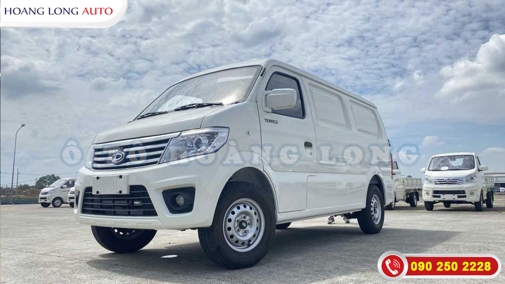 Xe tải van tại showrom Hoàng Long Auto