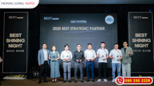 Hoàng Long Auto nhận giải từ Best Express tổng kết năm 2025