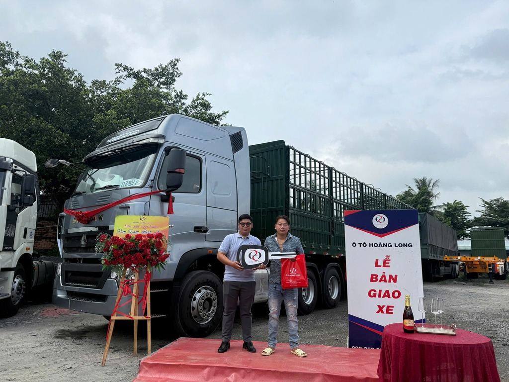 lễ bàn giao sitrak (1)