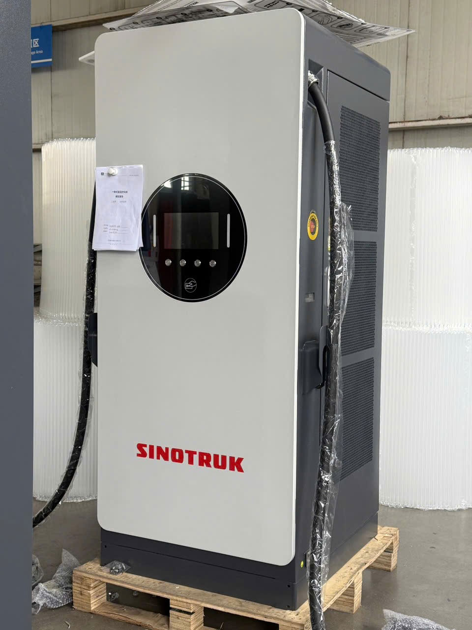 Trụ sạc Sinotruk cho xe đầu kéo Trụ sạc Sinotruk cho xe đầu kéo