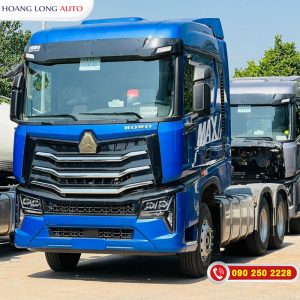 Xe đầu kéo Howo đang tập kết tại kho Hoàng Long Auto