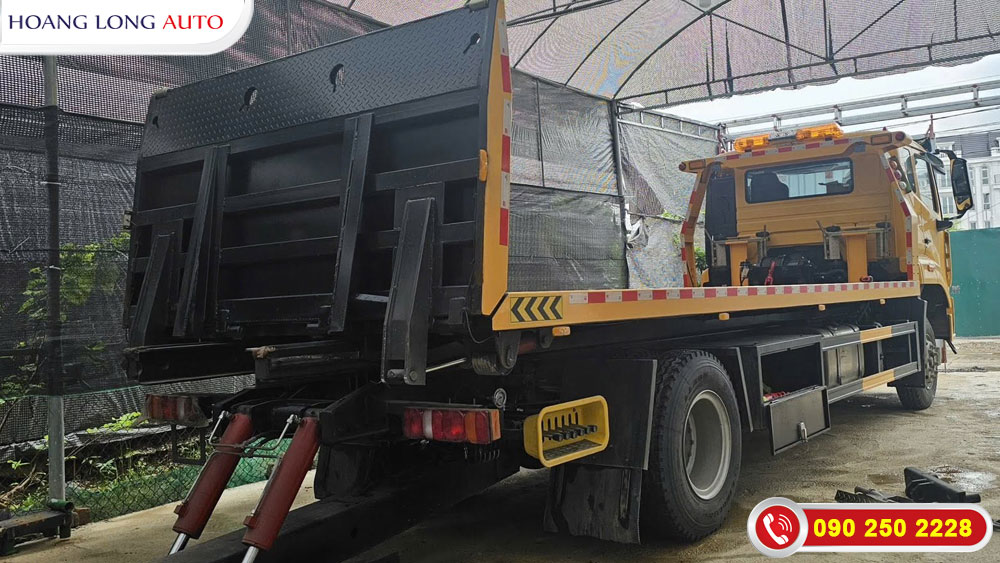 Xe Cứu Hộ Howo 3800 VAS Nhìn Từ Phía Sau
