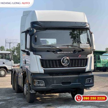 Xe đầu kéo Shacman 440HP tại showroom